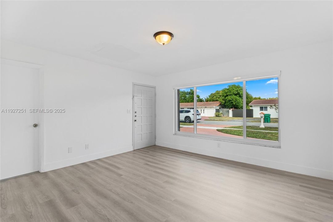 待售: $850,000 (4 贝兹, 3 浴室, 2118 平方英尺)