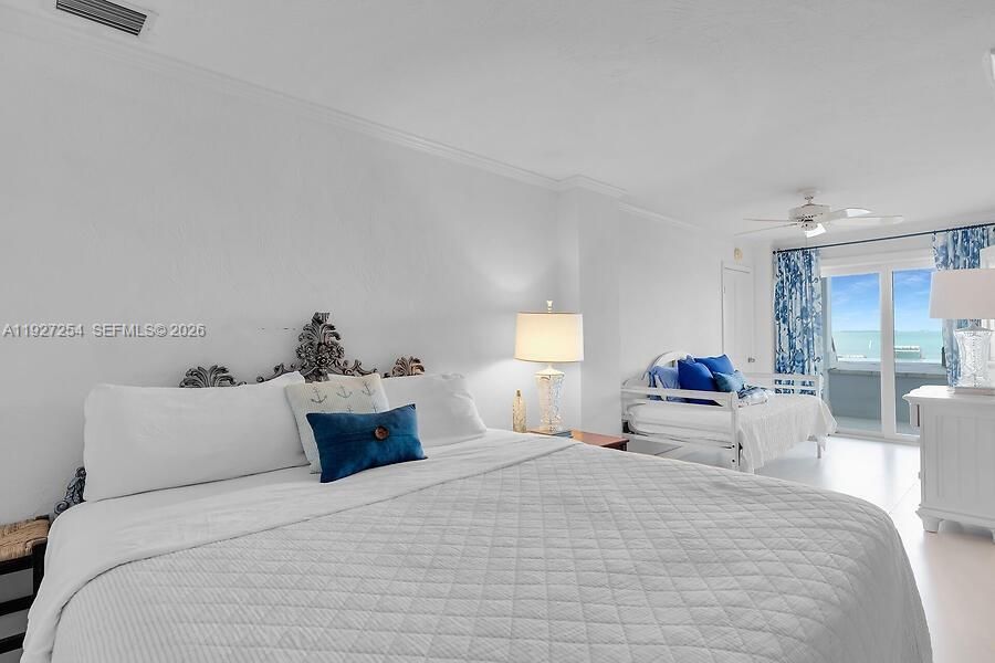 待售: $5,600,000 (4 贝兹, 4 浴室, 0 平方英尺)