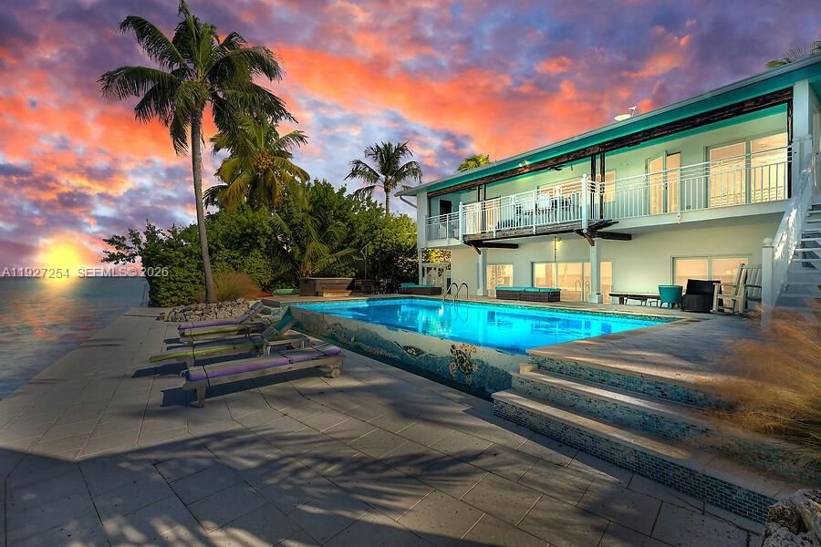 待售: $5,600,000 (4 贝兹, 4 浴室, 0 平方英尺)