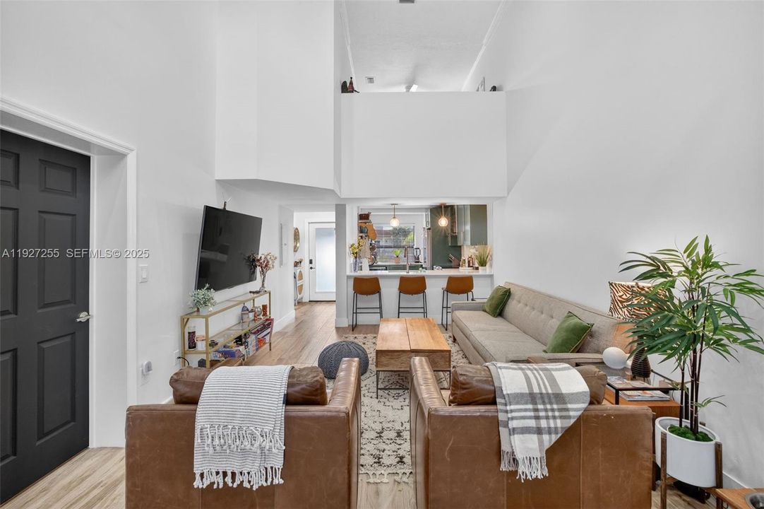 For Sale: $575,000 (3 beds, 2 baths, 1408 Square Feet)