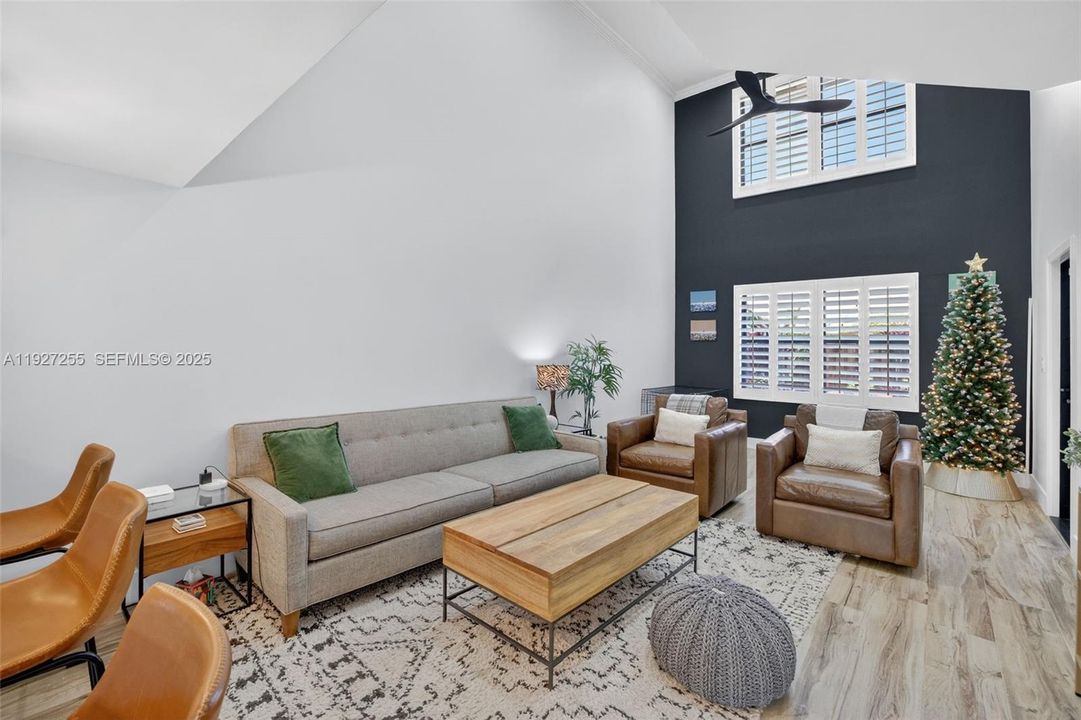 For Sale: $575,000 (3 beds, 2 baths, 1408 Square Feet)