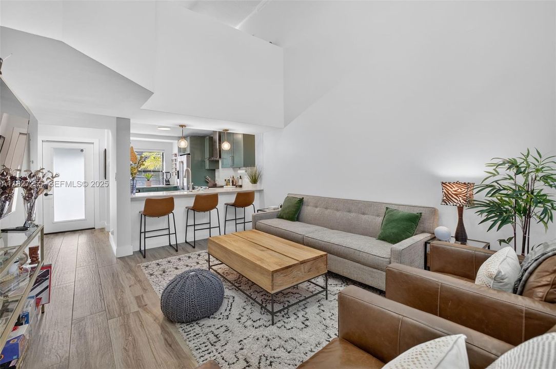 For Sale: $575,000 (3 beds, 2 baths, 1408 Square Feet)