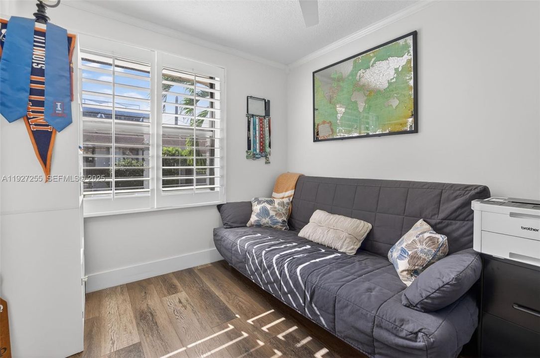 For Sale: $575,000 (3 beds, 2 baths, 1408 Square Feet)