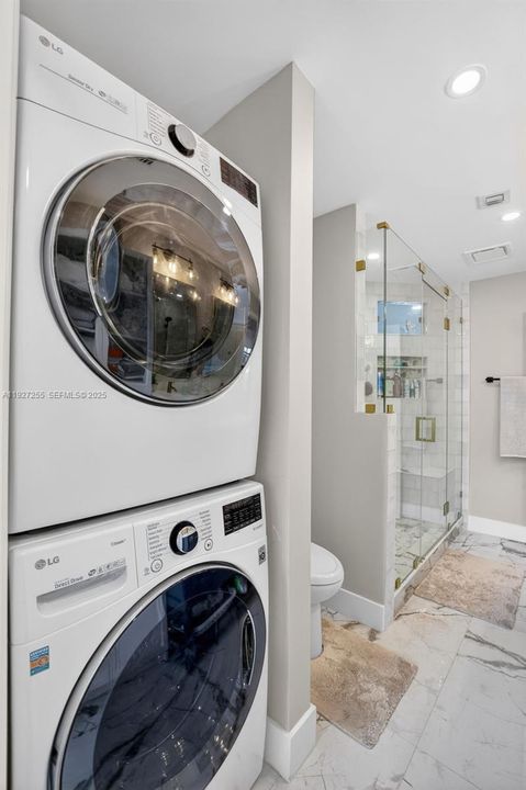 For Sale: $575,000 (3 beds, 2 baths, 1408 Square Feet)