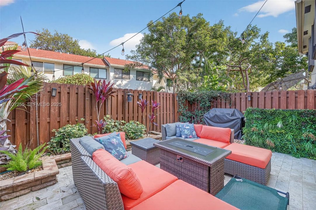 For Sale: $575,000 (3 beds, 2 baths, 1408 Square Feet)