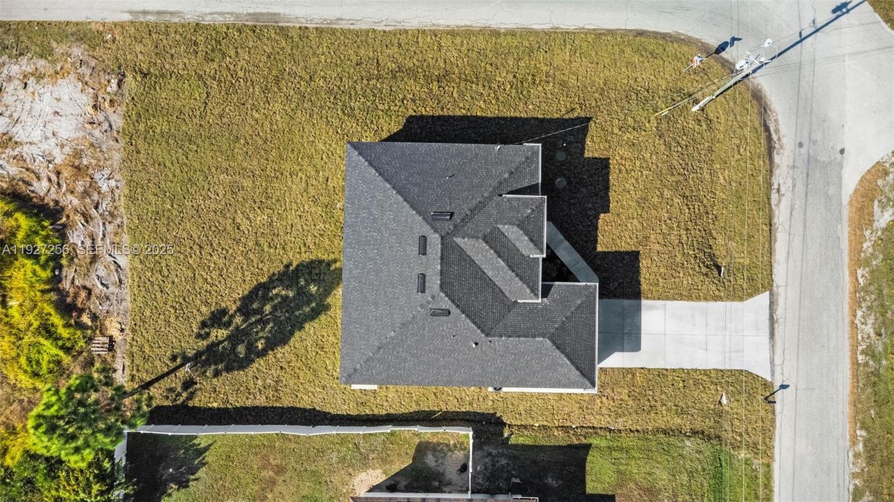 En Venta: $385,000 (4 camas, 2 baños, 1668 Pies cuadrados)