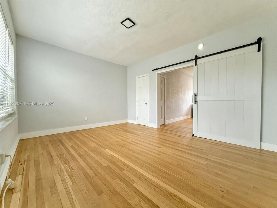 В аренду: $1,900 (0 спален, 1 ванн, 485 Квадратных фут)