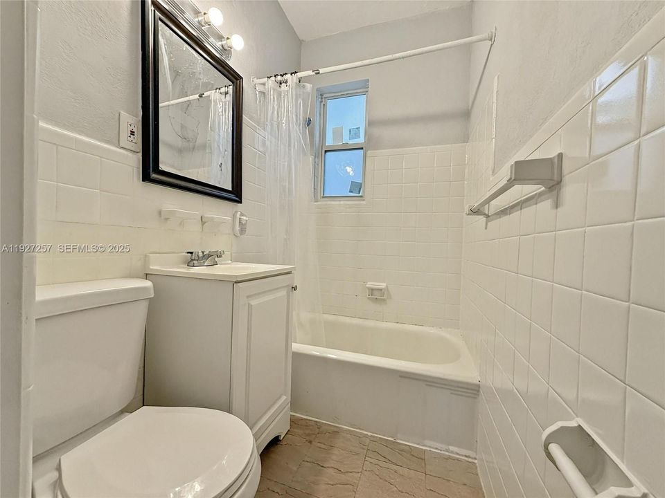 В аренду: $1,900 (0 спален, 1 ванн, 485 Квадратных фут)