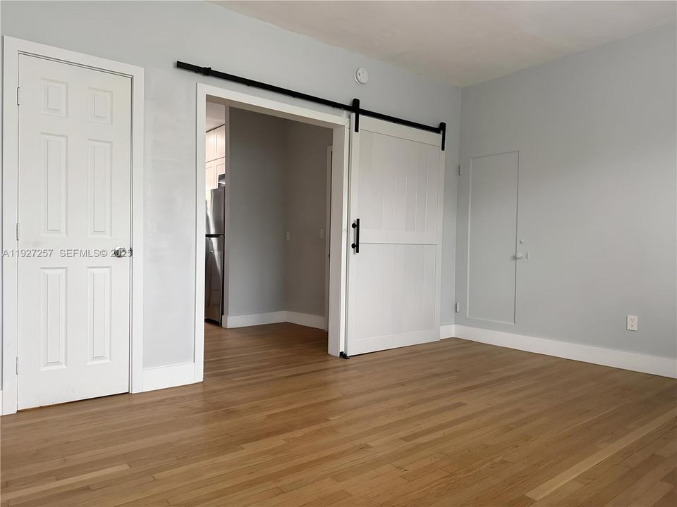 В аренду: $1,900 (0 спален, 1 ванн, 485 Квадратных фут)