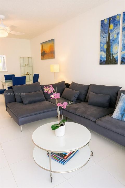 En Venta: $240,000 (2 camas, 2 baños, 1092 Pies cuadrados)