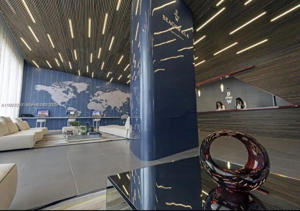 待售: $439,000 (2 贝兹, 2 浴室, 1020 平方英尺)