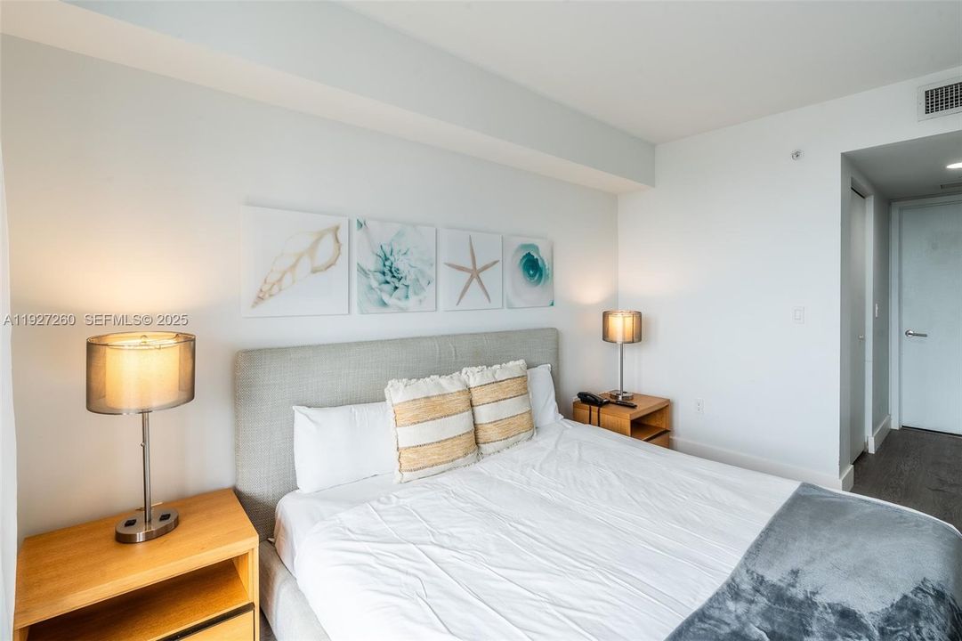 待售: $439,000 (2 贝兹, 2 浴室, 1020 平方英尺)