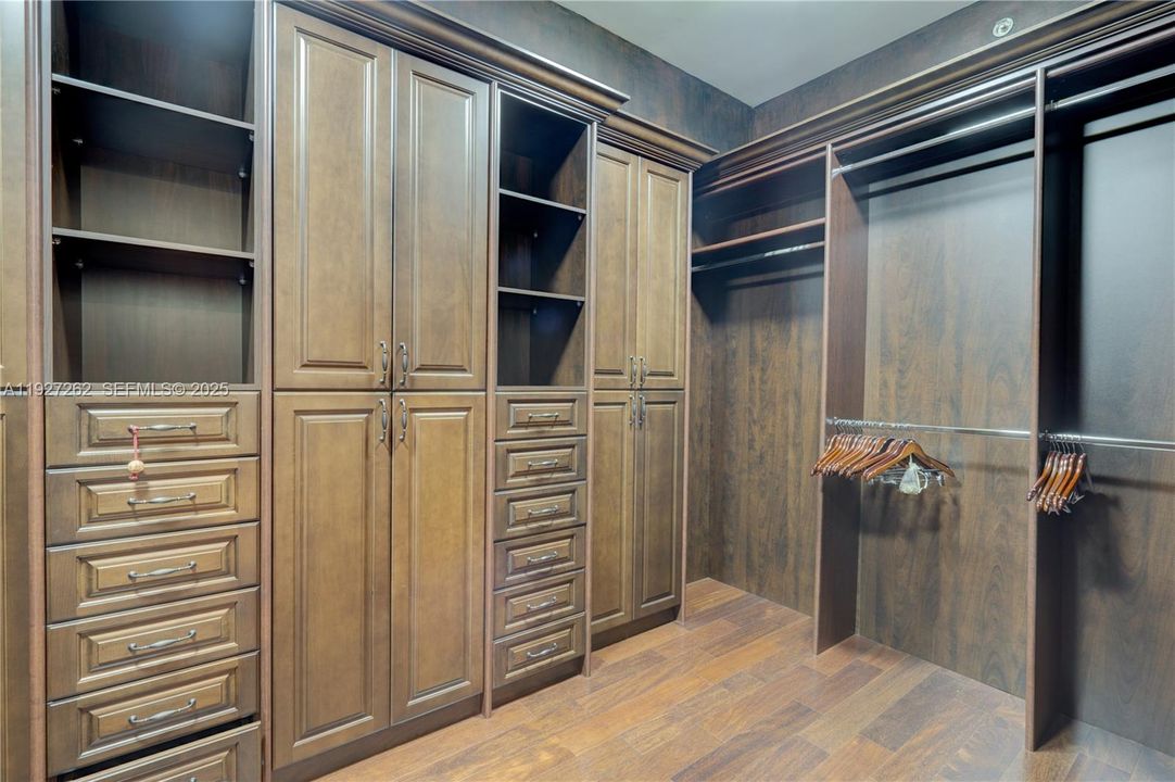 На продажу: $4,200,000 (4 спален, 6 ванн, 3735 Квадратных фут)