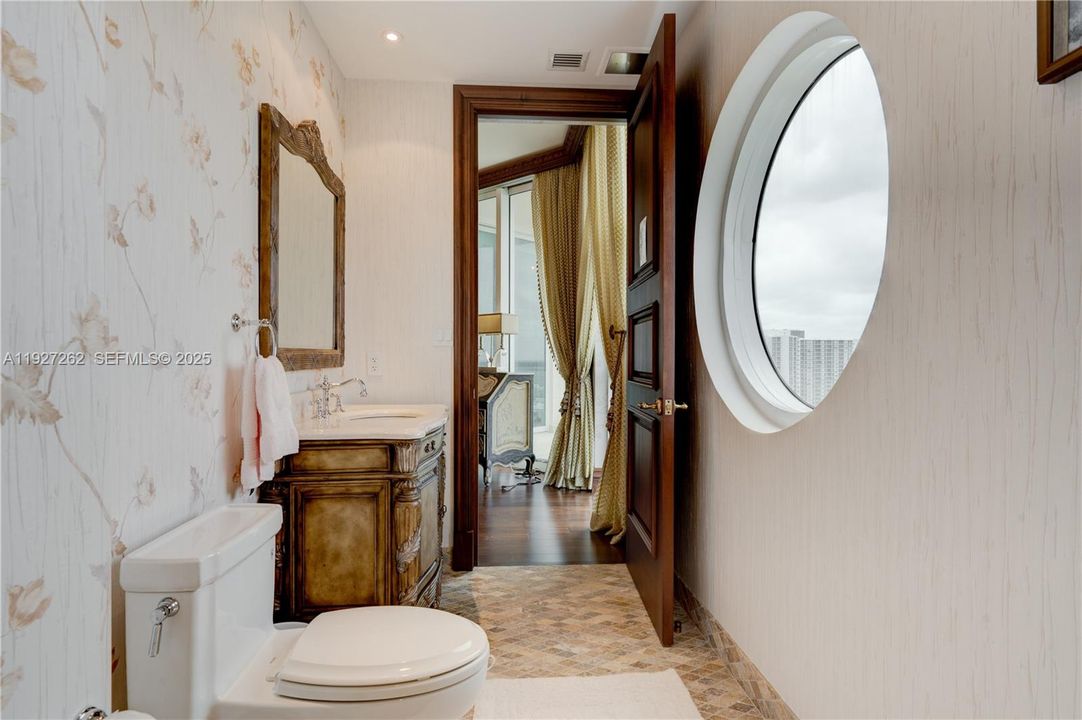 На продажу: $4,200,000 (4 спален, 6 ванн, 3735 Квадратных фут)