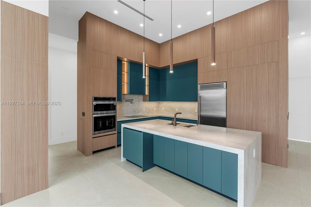 For Sale: $1,150,000 (4 beds, 3 baths, 2400 Square Feet)