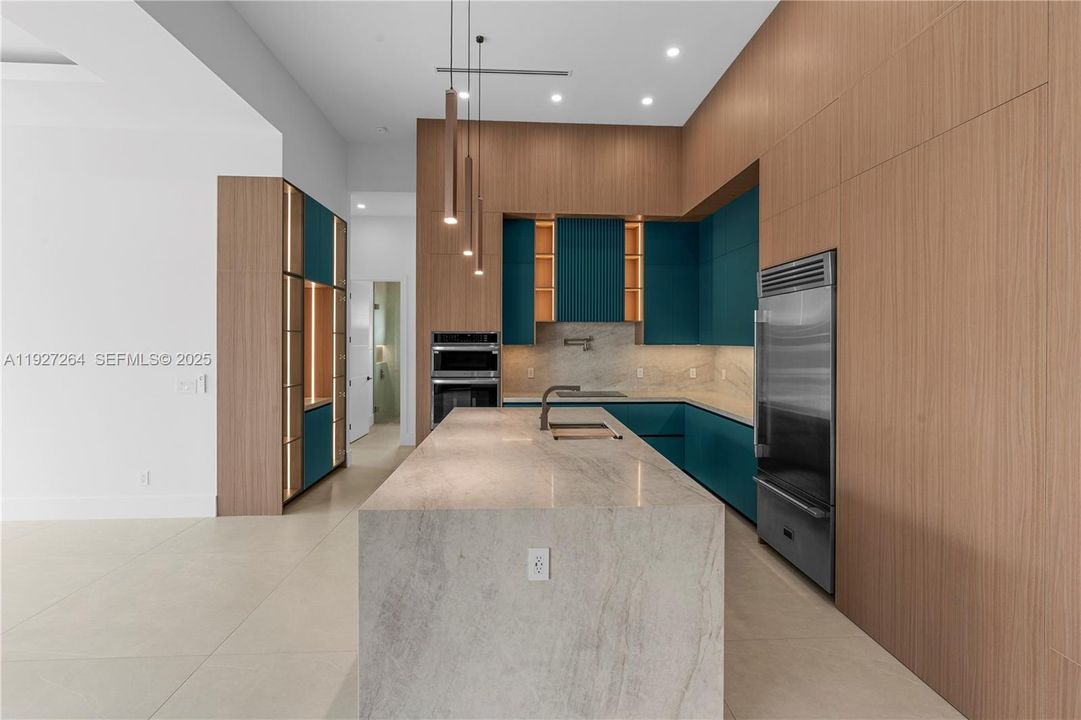 For Sale: $1,150,000 (4 beds, 3 baths, 2400 Square Feet)