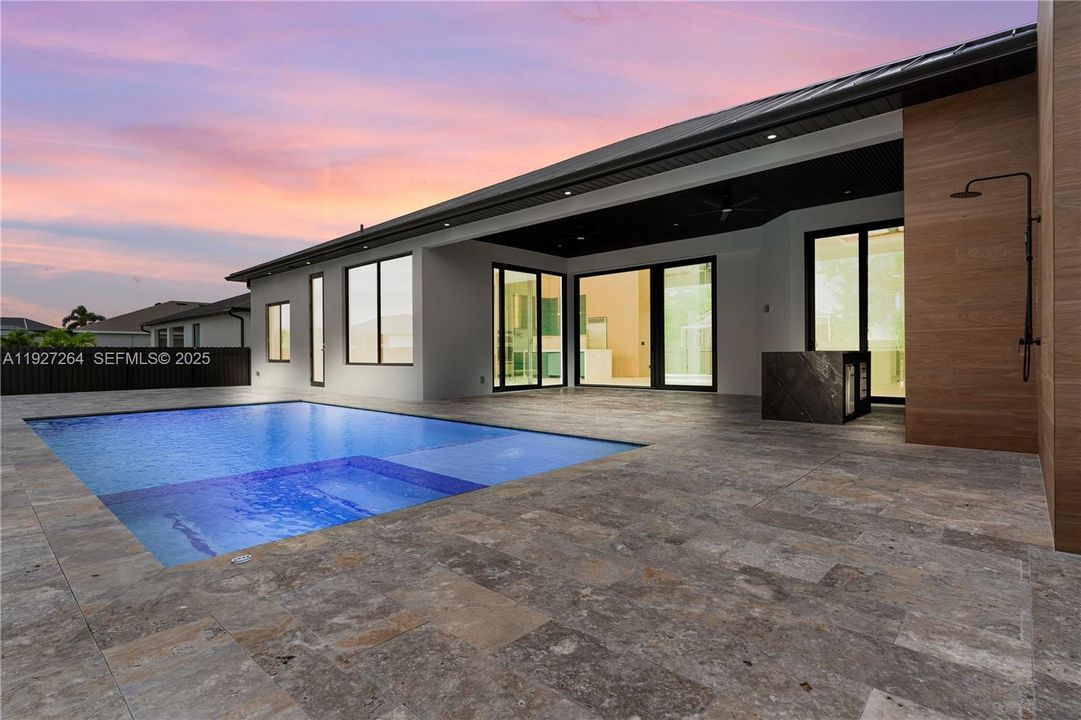 For Sale: $1,150,000 (4 beds, 3 baths, 2400 Square Feet)