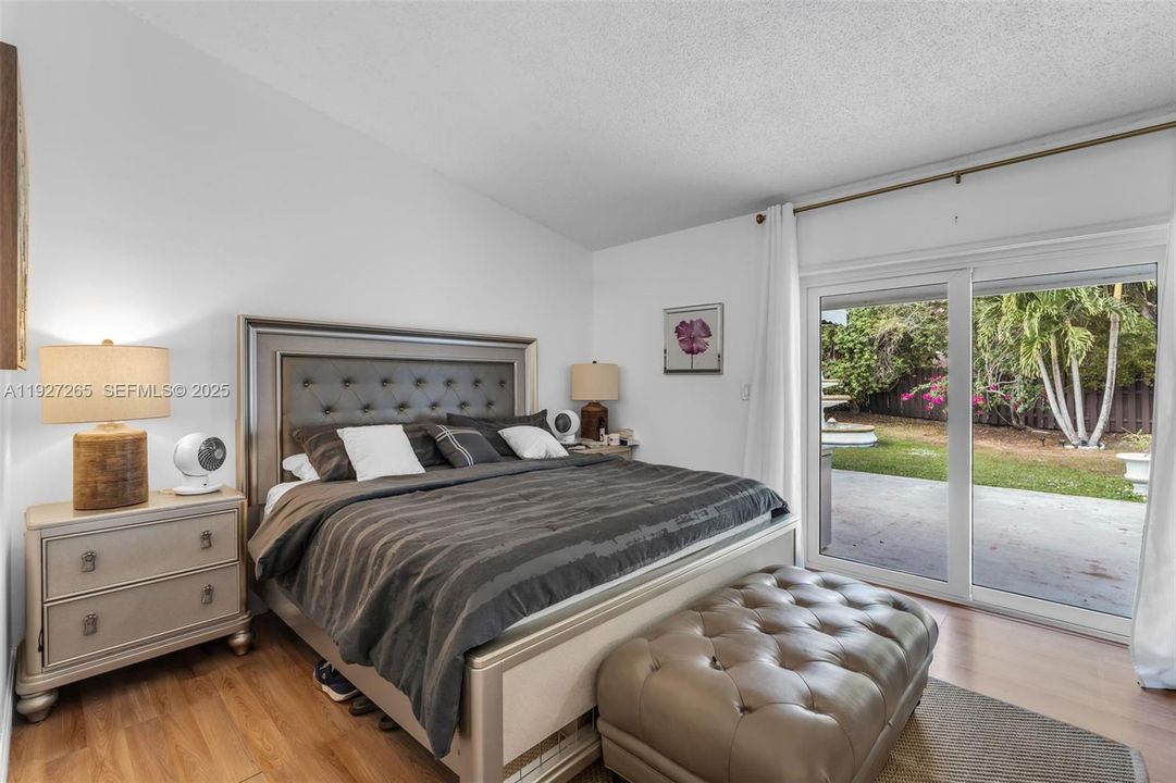 На продажу: $835,000 (4 спален, 2 ванн, 1776 Квадратных фут)