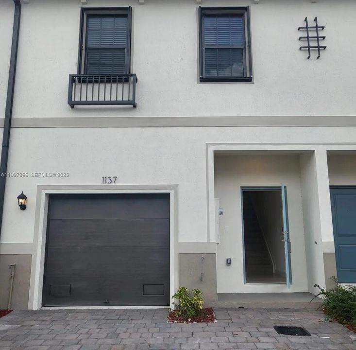 出租: $2,800 (3 贝兹, 2 浴室, 1466 平方英尺)