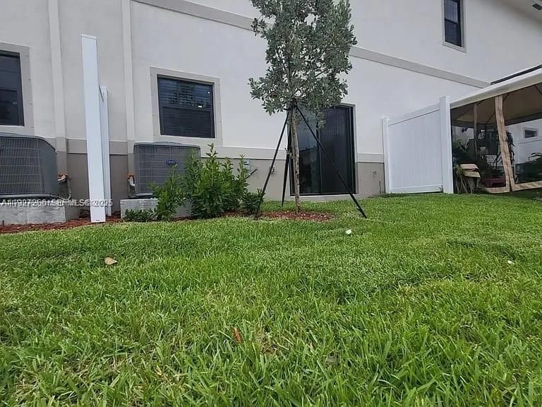 出租: $2,800 (3 贝兹, 2 浴室, 1466 平方英尺)