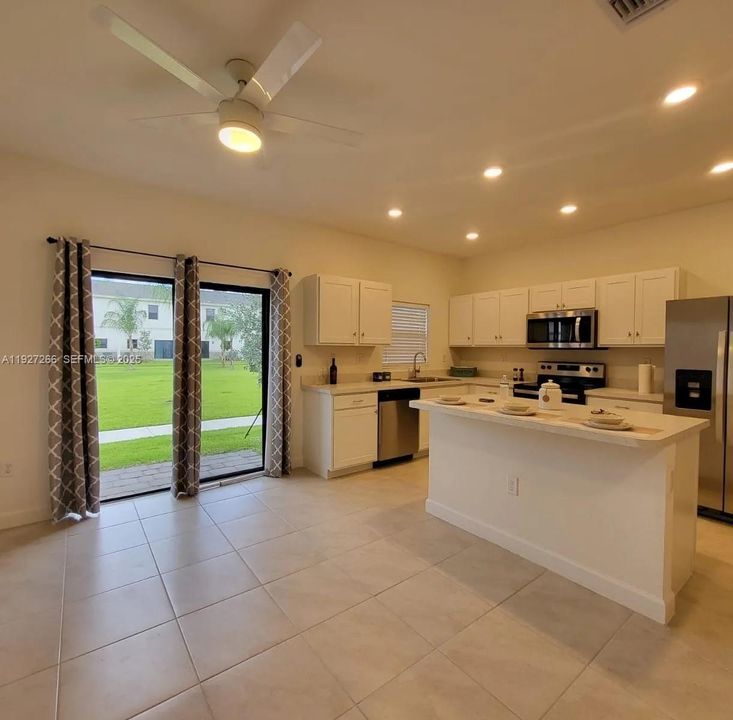 出租: $2,800 (3 贝兹, 2 浴室, 1466 平方英尺)