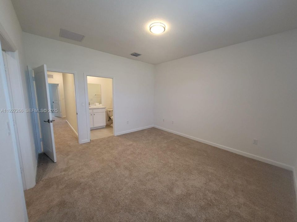 出租: $2,800 (3 贝兹, 2 浴室, 1466 平方英尺)