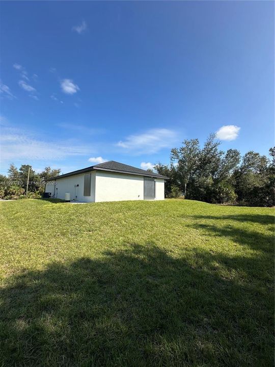 For Rent: $2,100 (3 beds, 2 baths, 0 Square Feet)