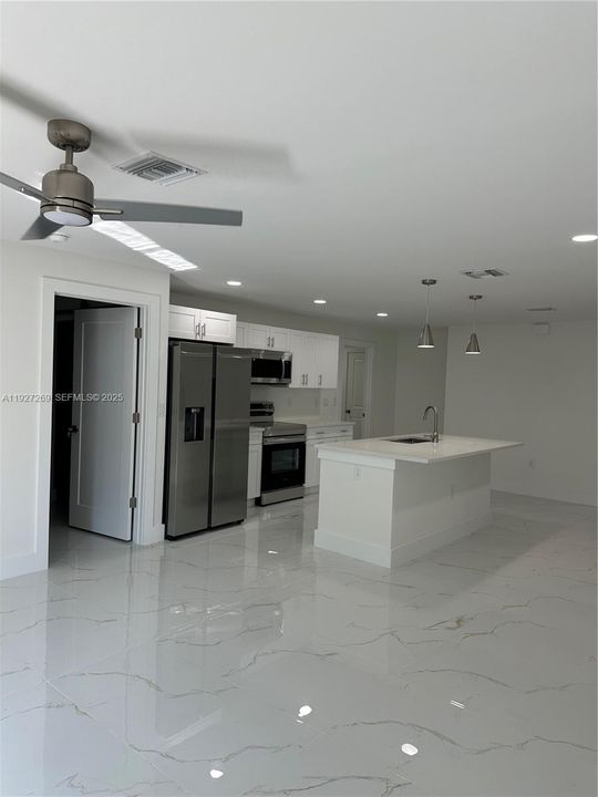 For Rent: $2,100 (3 beds, 2 baths, 0 Square Feet)