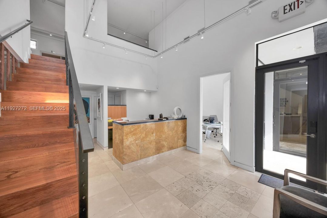 В аренду: $5,900 (0 спален, 0 ванн, 0 Квадратных фут)