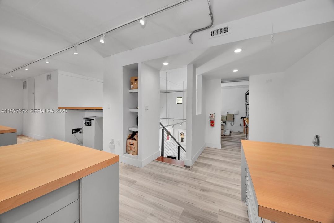 В аренду: $5,900 (0 спален, 0 ванн, 0 Квадратных фут)