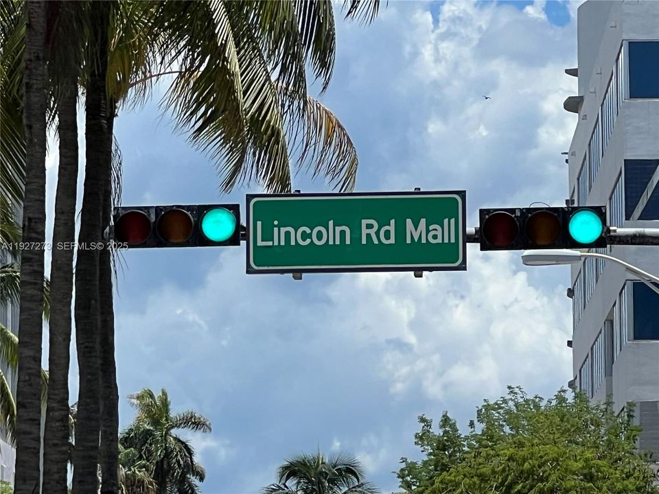Walk to Lincoln Road restaurants, shops and bars!