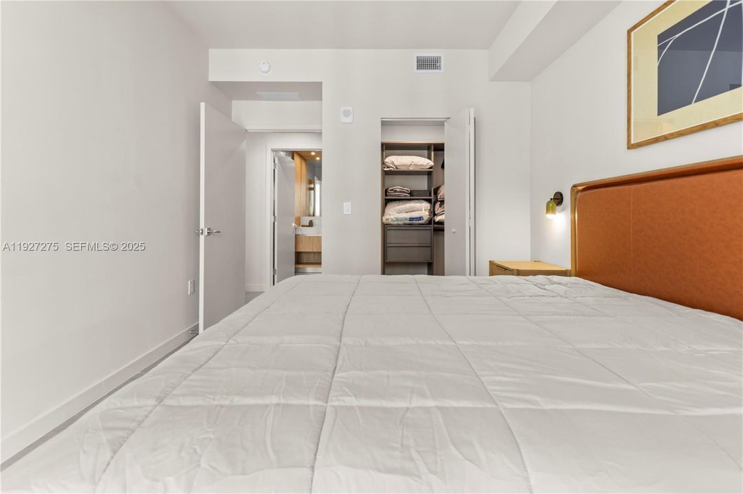 В аренду: $3,400 (1 спален, 1 ванн, 0 Квадратных фут)