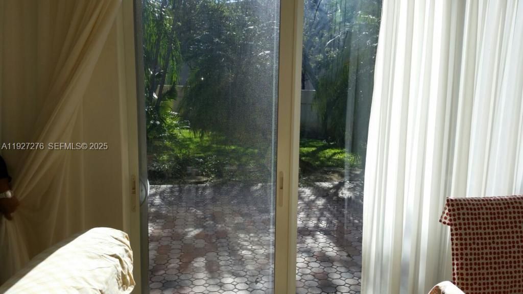 For Rent: $4,100 (3 beds, 2 baths, 1524 Square Feet)