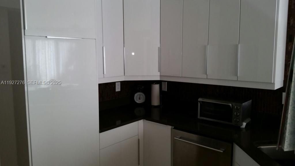 For Rent: $4,100 (3 beds, 2 baths, 1524 Square Feet)