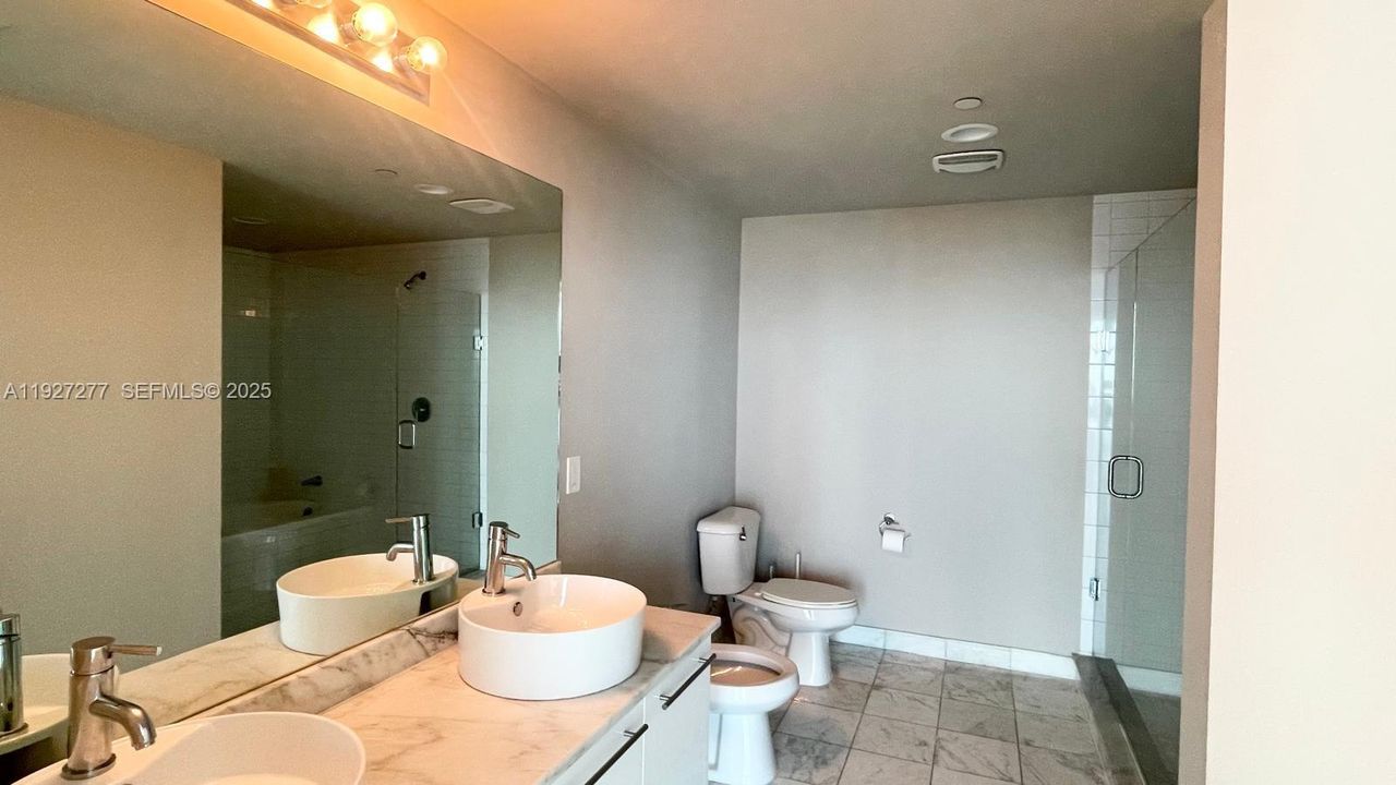 В аренду: $4,400 (2 спален, 2 ванн, 1318 Квадратных фут)