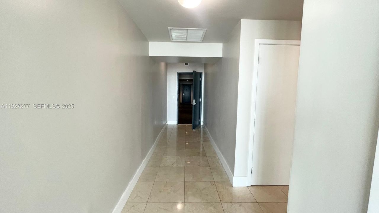 В аренду: $4,400 (2 спален, 2 ванн, 1318 Квадратных фут)