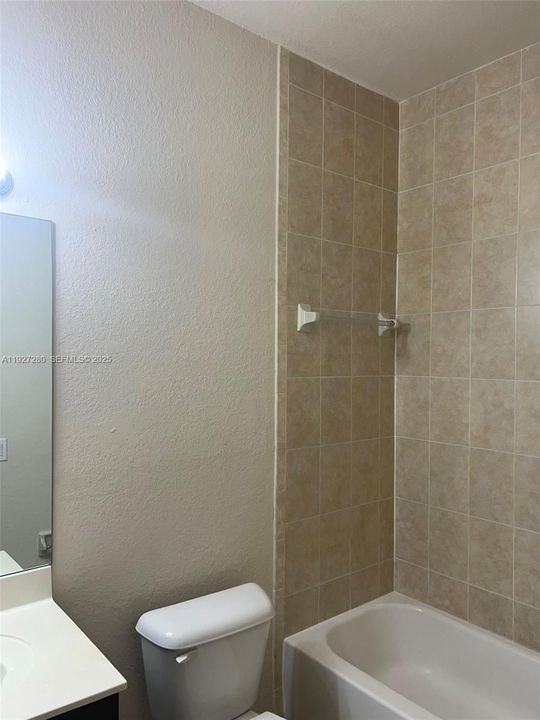 В аренду: $2,260 (2 спален, 2 ванн, 1001 Квадратных фут)