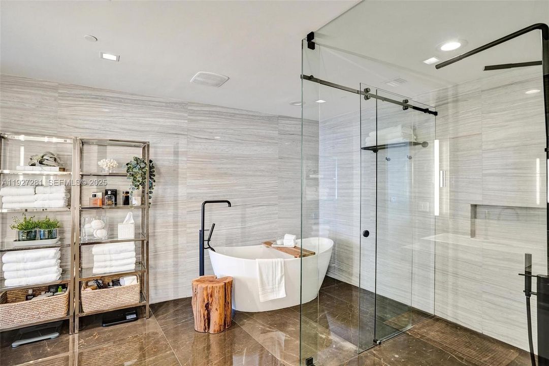 En Venta: $6,499,000 (3 camas, 4 baños, 3301 Pies cuadrados)