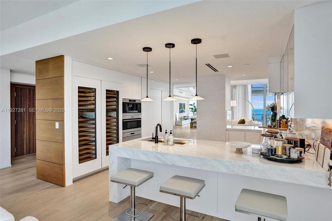 En Venta: $6,499,000 (3 camas, 4 baños, 3301 Pies cuadrados)