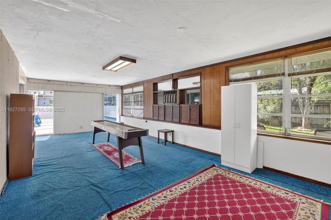 待售: $649,000 (4 贝兹, 2 浴室, 2520 平方英尺)