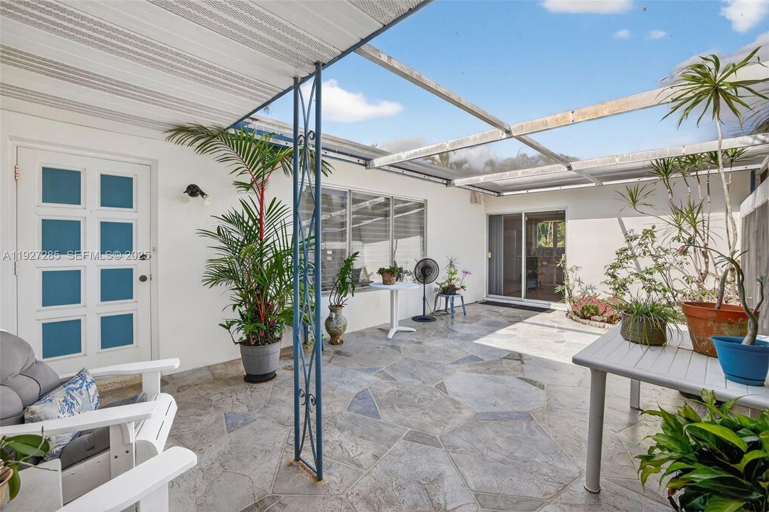 待售: $649,000 (4 贝兹, 2 浴室, 2520 平方英尺)