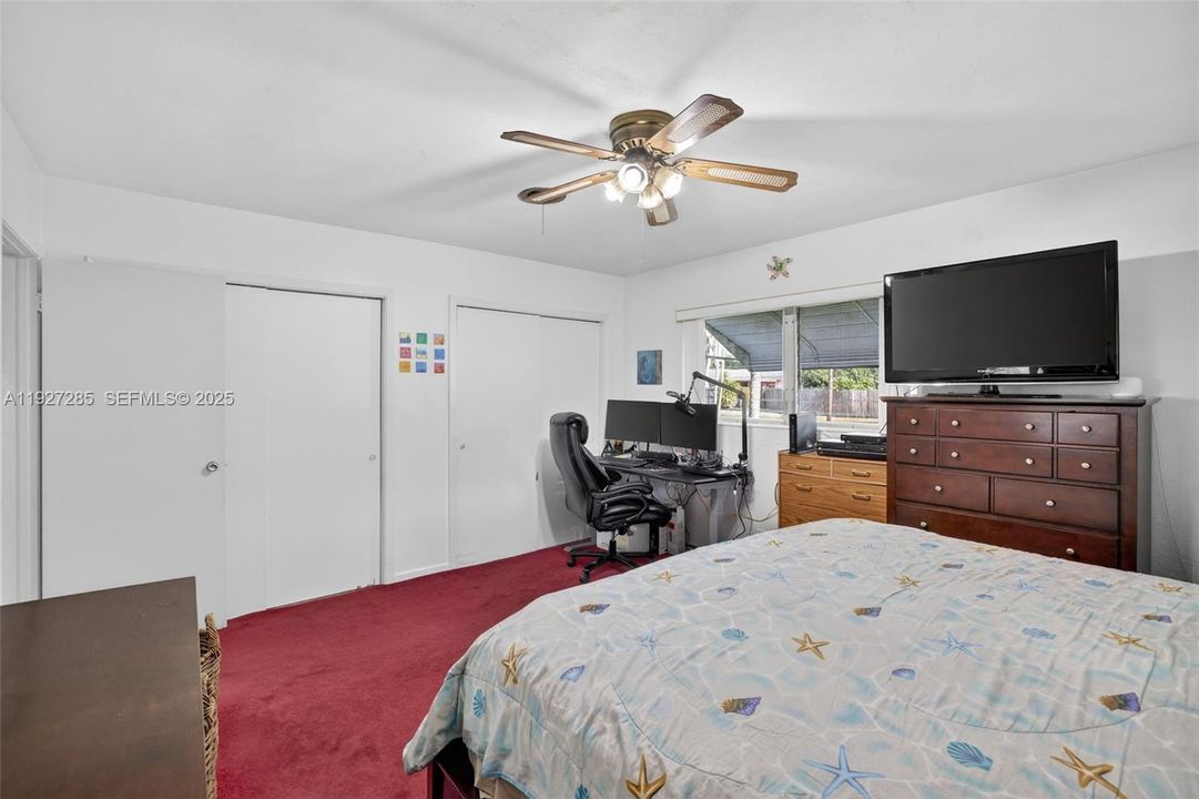 待售: $649,000 (4 贝兹, 2 浴室, 2520 平方英尺)