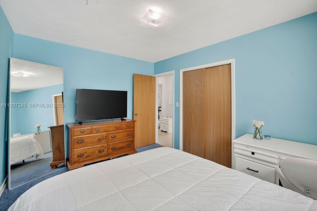 待售: $649,000 (4 贝兹, 2 浴室, 2520 平方英尺)