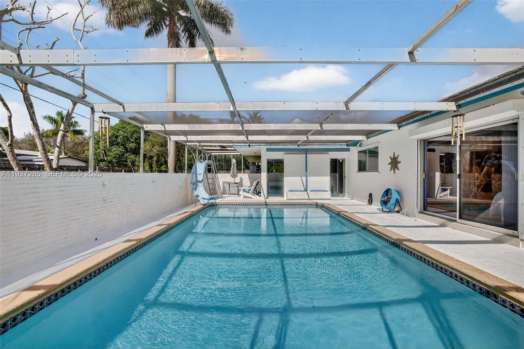 待售: $649,000 (4 贝兹, 2 浴室, 2520 平方英尺)