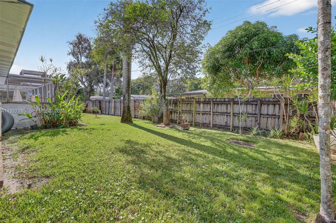 待售: $649,000 (4 贝兹, 2 浴室, 2520 平方英尺)