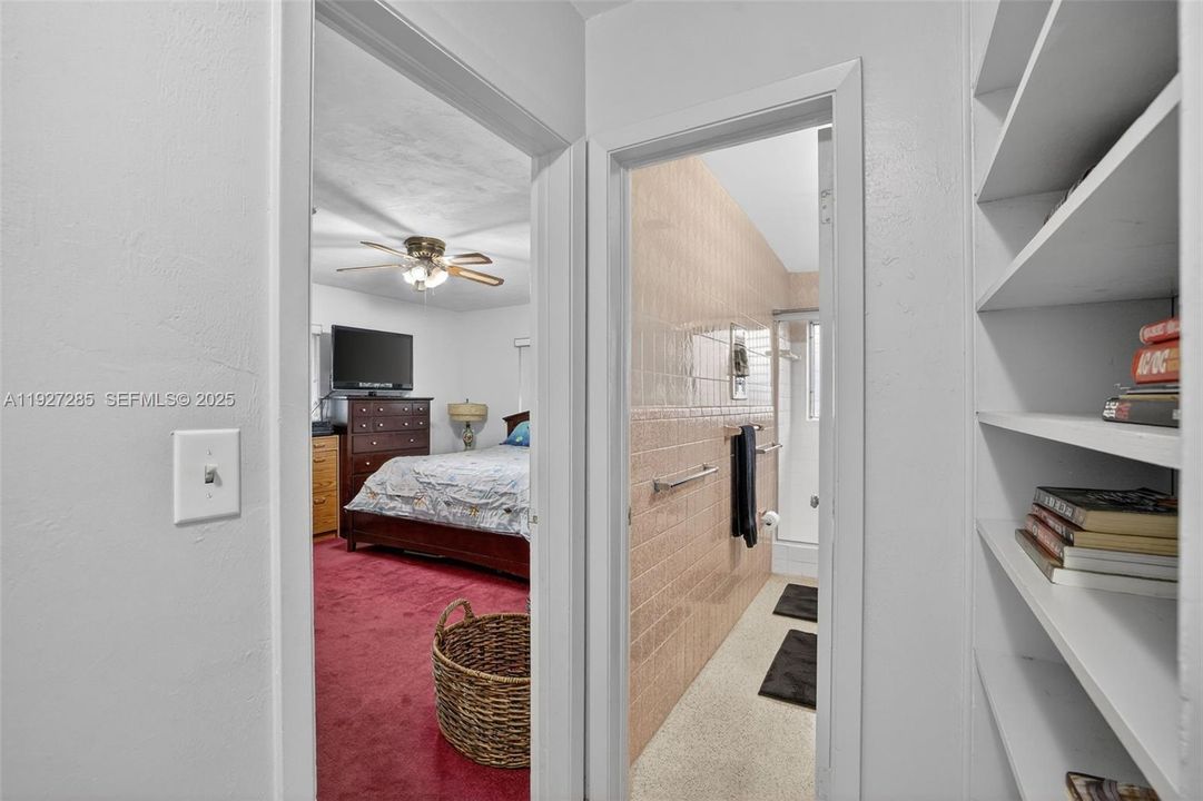 待售: $649,000 (4 贝兹, 2 浴室, 2520 平方英尺)