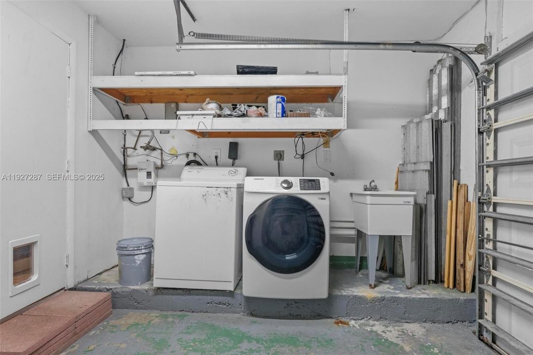 En Renta: $3,750 (3 camas, 2 baños, 1919 Pies cuadrados)