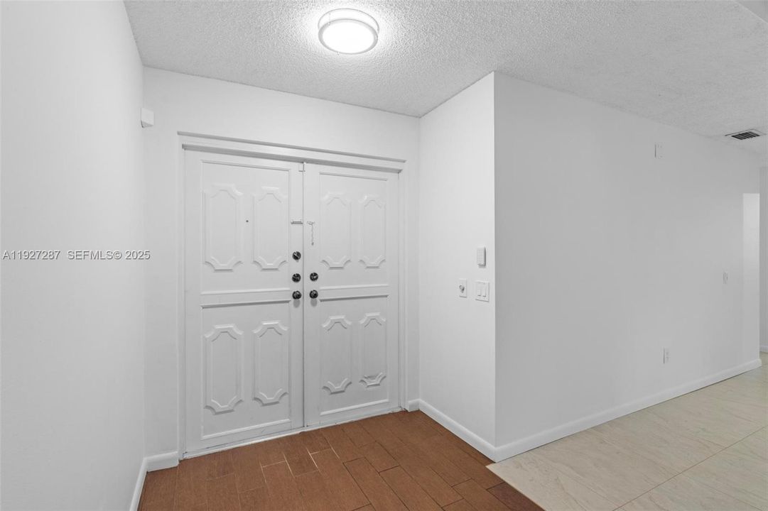 En Renta: $3,750 (3 camas, 2 baños, 1919 Pies cuadrados)