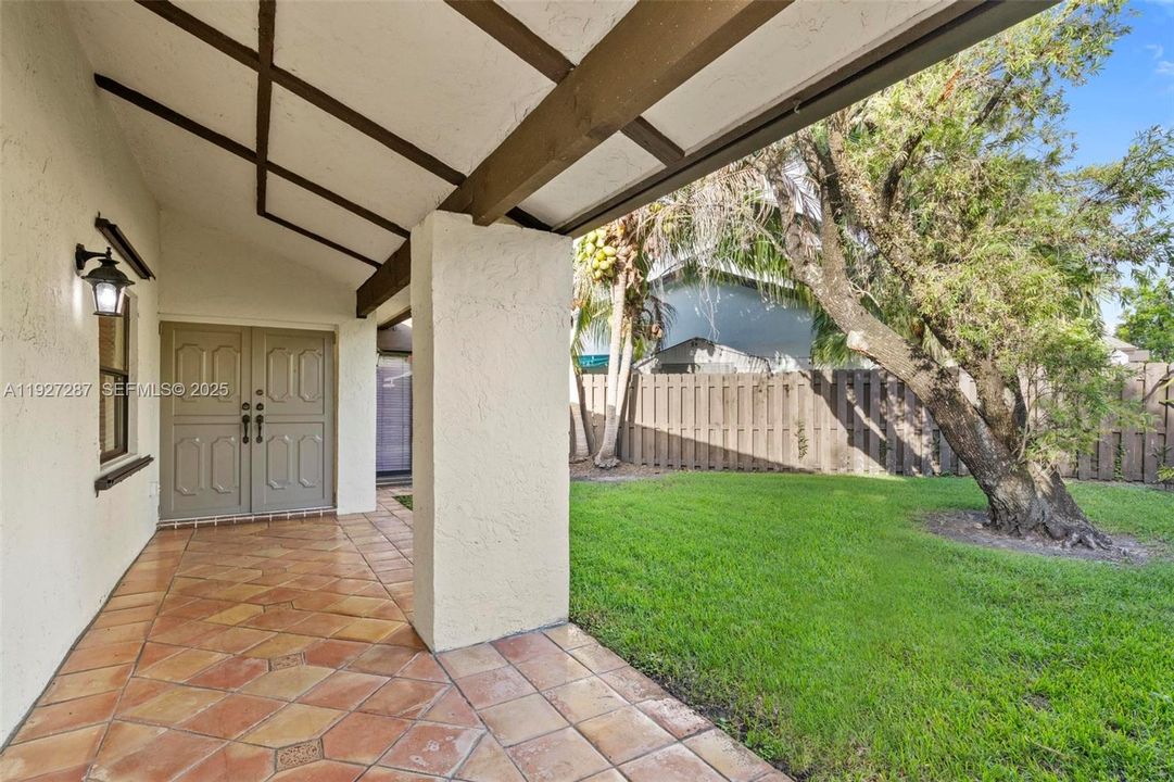 En Renta: $3,750 (3 camas, 2 baños, 1919 Pies cuadrados)