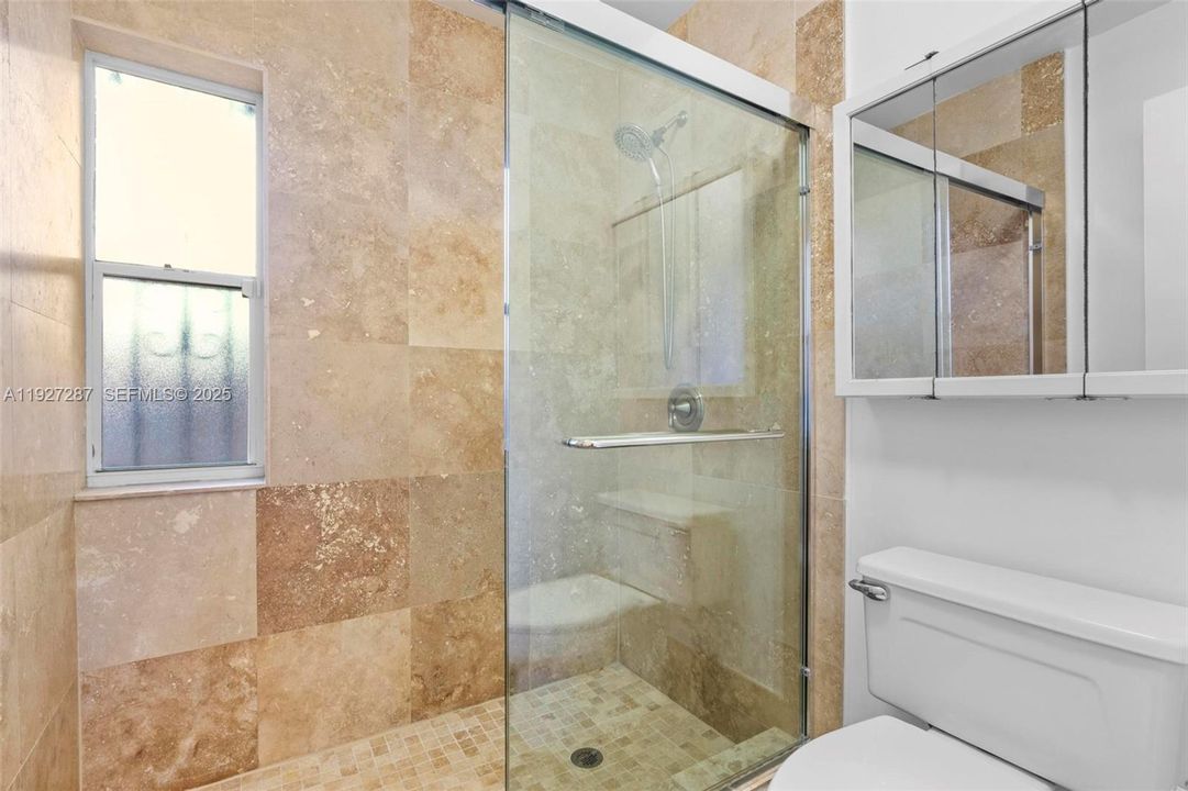 En Renta: $3,750 (3 camas, 2 baños, 1919 Pies cuadrados)